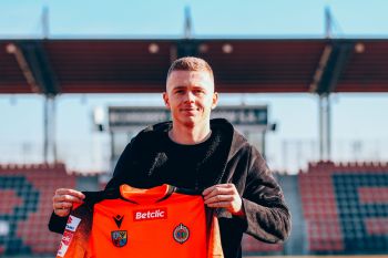 Grał w słowackiej i czeskiej ekstraklasie. Teraz będzie występował w Betclic 1. Lidze